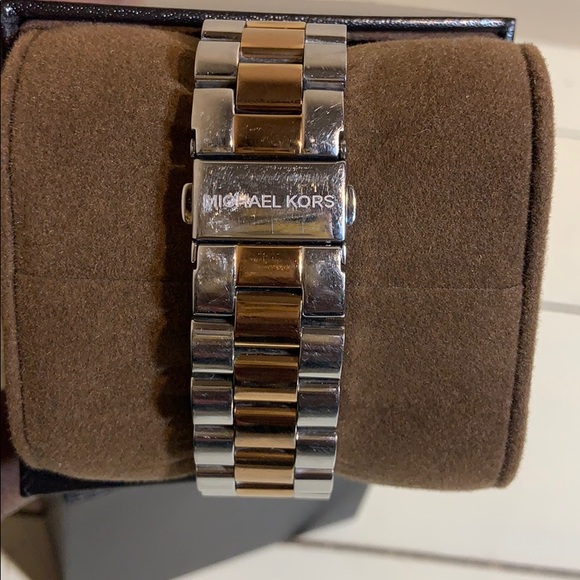 Micheal Kors 33 mm - Picture 4 of 6